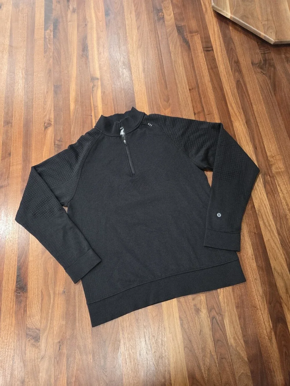 lululemon athletica Half Zip  Black Men's  Pull-Over Top Enginereed Warmth Sz SM